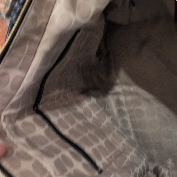 Kate Spade EUC Black Pebbled Leather Bag With gold Hardware - Picture 11 of 12